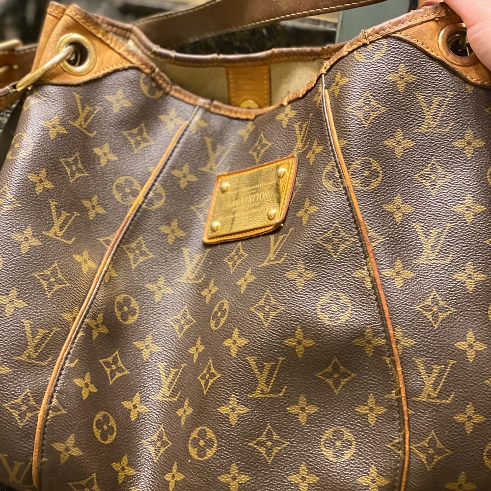 Louis Vuitton shoulder monogram bag